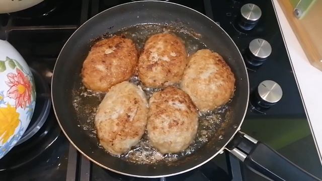 Отравились клубникой//Пересадила петунию //Новый вело?