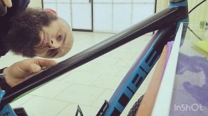 Оклейка карбоновой пленкой