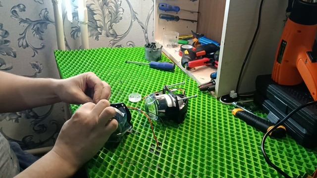 Lada Vesta установка светодиодных линз Technik Division 2,5” 4300K Че смотреть онлайн