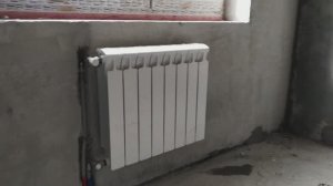 Как правильно выполнить боковое подключение радиатора на сшитом полиэтилене. #отопления #uponor