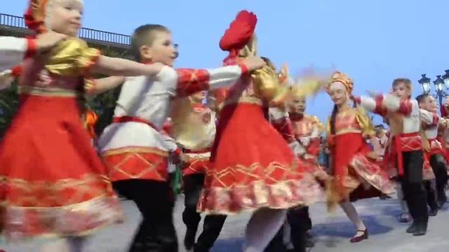 Калинка Kalinka🕺💃Дети Children DANCE танцевать🇷🇺 смотреть онлайн