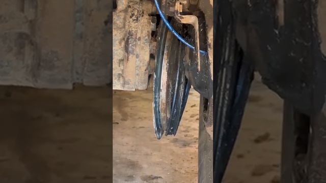 как забить смазку в переднюю ступицу камаз 43118 без раз? смотреть онлайн