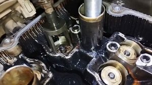 Замена маслосъемных колпачков QR20DE