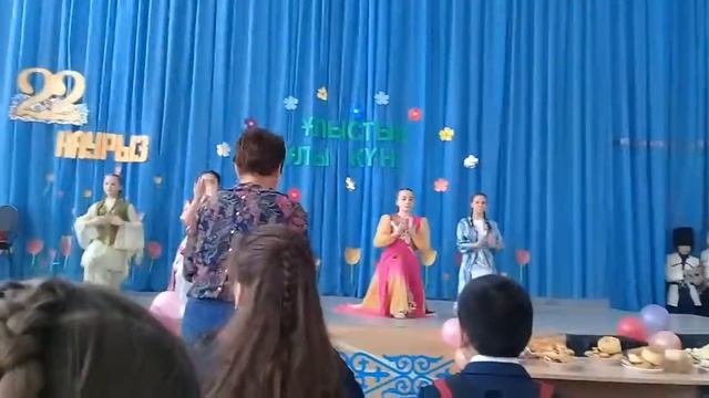 Уйгурский танец на наурыз