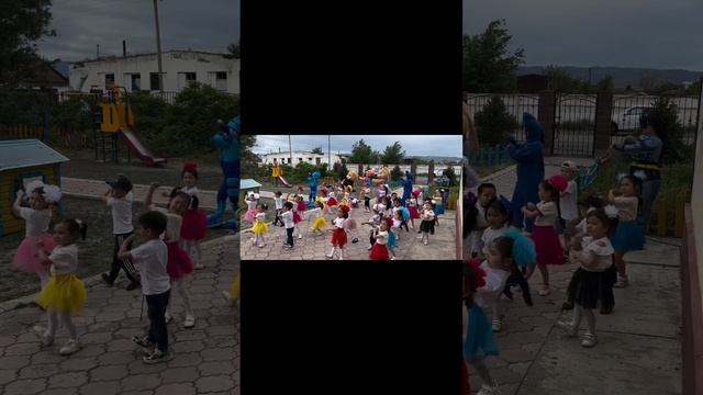 Танец-игра "Зебрики"/ День защиты детей смотреть онлайн