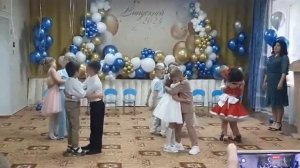 Танец на выпускной " Обнимашки"