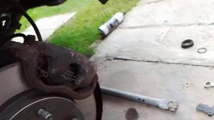 как вкрутить поршень заднего суппорта на Мазде 3