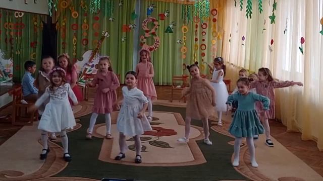 Танец девочек "Barbie" подготовительная группа "Солнышко" смотреть онлайн