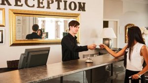 Урок 76. At the hotel. В гостинице.