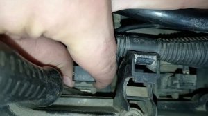 Как снять фишки топливных форсунок? Opel Corsa D 1,4 A14XER