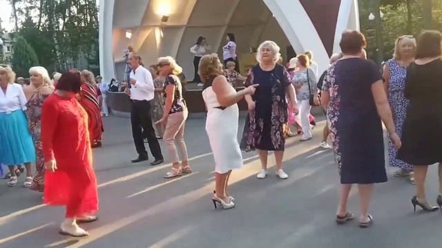 Ой рябинушка  рябина раскудрявый мой цветок!!!💃🌹Танц