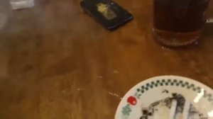ЗЛОЙ ДЕД РАЗБИЛ НОВЫЙ ТЕЛЕФОН МОЛОТКОМ