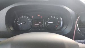 Пежо Эксперт, ключ на панели приборов.