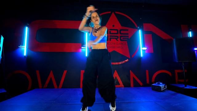 СКАТКОВА МАРИНА на сцене MDC NRG / REGGAETÓN РЕГГЕТОН / Tyga - Macare