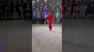 цыганская девушка танцует на приз 2024.г😻#врек #романэя