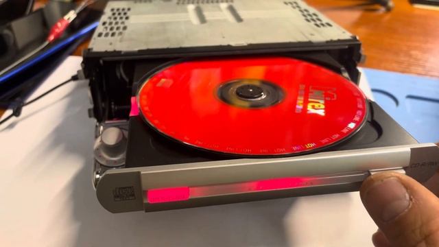 Великолепный ресивер Sony CDX-MP80 смотреть онлайн