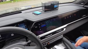 Установка защитного стекла на дисплеи мультимедиа Geely
