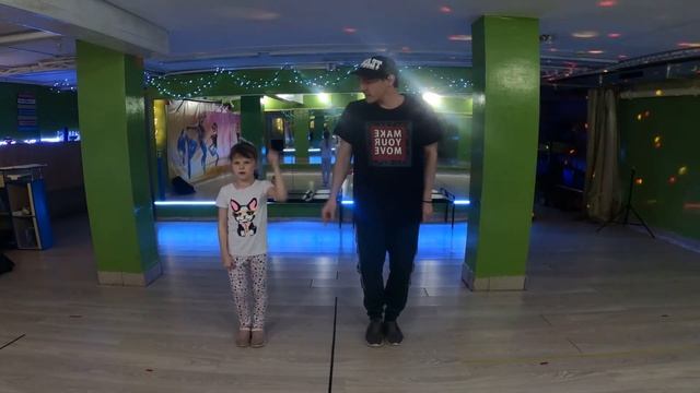 Танцы для детей: Простые и весёлые движения! смотреть онлайн