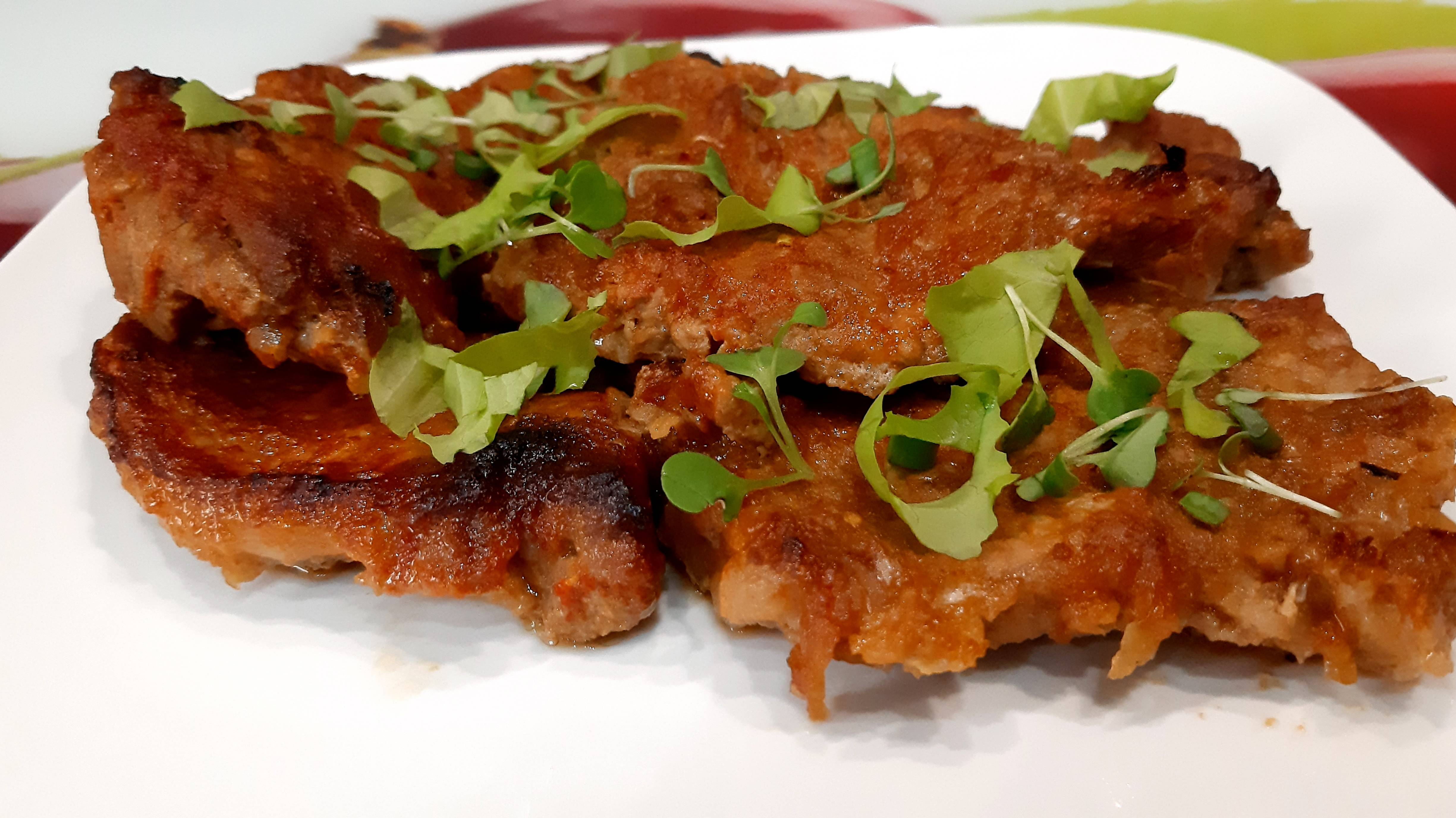 Небанальный рецепт отбивных из свинины. Ароматное мясо в насыщенном соусе! смотреть онлайн