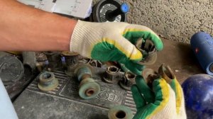 Втулки на рессоры Ивеко Дейли. Сравнение