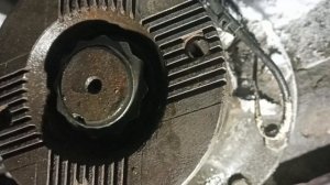 Актрос убрал люфт хвостовика буду ставить сальник.