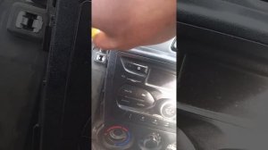 #как  снять  консоль #лада Гранта#2014                 и штатную ?