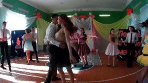 Выпускной Вальс. 9 классы. ОЦ. Зуевка. 43. Россия. Земля...