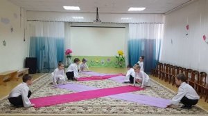 Танец с полотнами. "Я мечтаю о чуде" музыка Александра ?