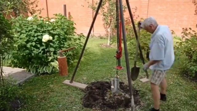 Выкорчёвка пней при помощи домкрата.