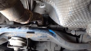 Поменял прокладку приемной трубы глушителя Ларгус