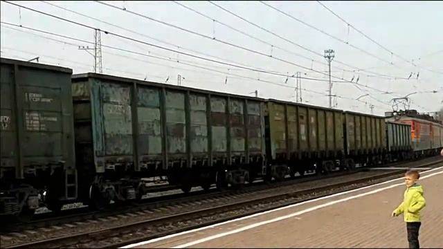 ДЖЕТТ НА ЖЕЛЕЗНОЙ ДОРОГЕ - СУПЕР КРЫЛЬЯ - ДЖЕТ СМОТРИТ ? смотреть онлайн