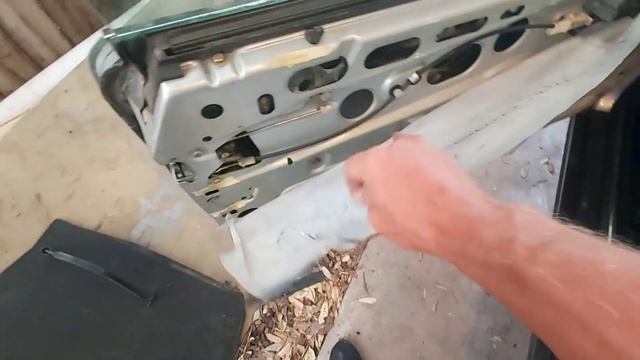W126c 500SEC Door Handle removal. Снимаю ручки. смотреть онлайн