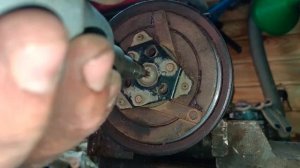 Компресор кондиціонера Сценік 2    заклинив.Зняв перев?