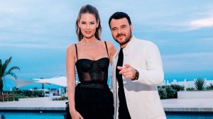 Эмин показал Алену Гаврилову в платье с разрезом вместе с дочерью на курорте