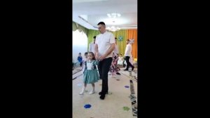Танец с папами - Маленькая дочка