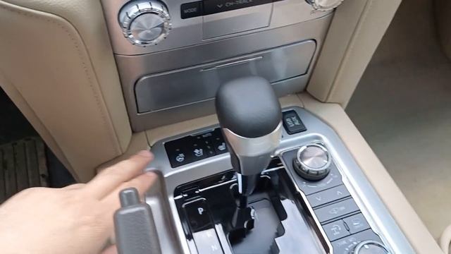Рестайлинг салона Land Cruiser 200, магнитола и руль в стиле LC смотреть онлайн