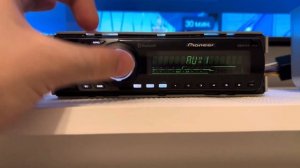 Pioneer DEH-P55BT с установленным Bluetooth модулем.