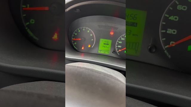 Lada Grant  Лада гранта плавают обороты на холостом ходу дё