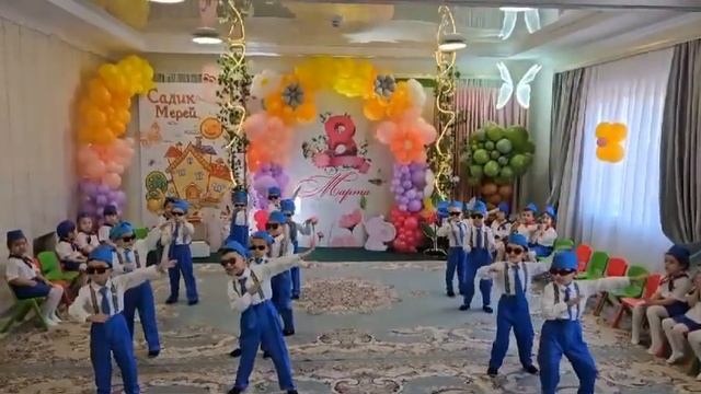 8 Марта! танец