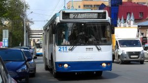 Троллейбус Екатеринбурга ЗиУ-682Г-016.03 борт. №211 маршрут №27 на остановке "Федерация профсоюзов"