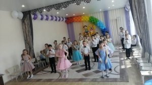 танец на выпускной в детском саду "ПРЕКРАСНОЕ ДАЛЕКО"