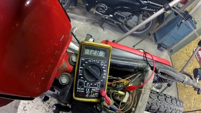 Поднимаю напряжение на ИЖе и ставлю фары на жучку смотреть онлайн