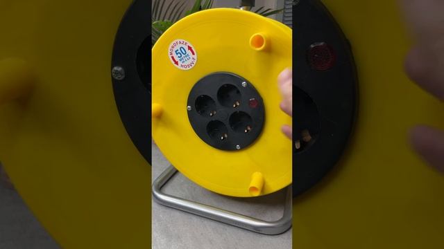 Удлинитель в катушке 50 метров желтый для хозяйства да? смотреть онлайн