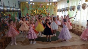 Танец "Детство ты куда бежишь?" выпускной дошкольный б?