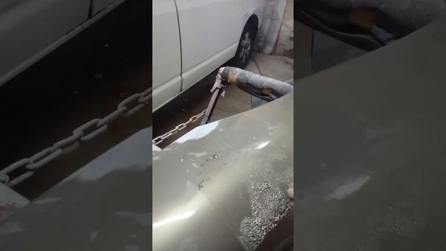снятие краски "лкп" с нового крыла. смотреть онлайн