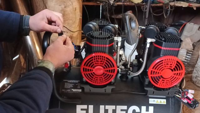 Безмасляный компрессор ELITECH и плохая сеть. смотреть онлайн