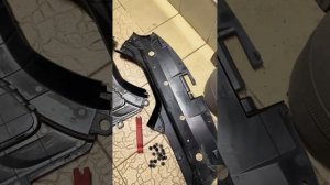 Geely Atlas 1 2018 2.4 замена топливного фильтра, салонного, тяг