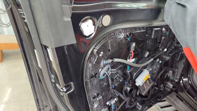 Polestar 2 Снятие дверной карты и стекла смотреть онлайн