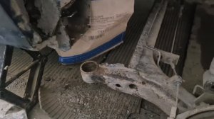 mazda demio dw3w 98 год замена саленблоков задней балки.