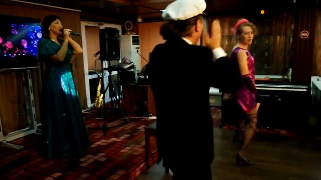 Геннадий Тахтабаев Лариса Махова Любовь Шаталина в танцевальном номере на теплоходе 